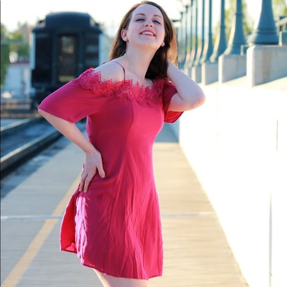 🌟Rose Shift Off Shoulder Dress In Raspberry🌟✨ - Picture 3 of 8